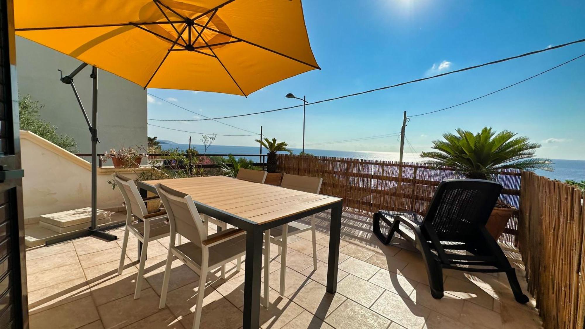 Marina Di Andrano - Alisso, Casa Vista Mare Con Parcheggio Privato E Wifi Villa Luaran gambar